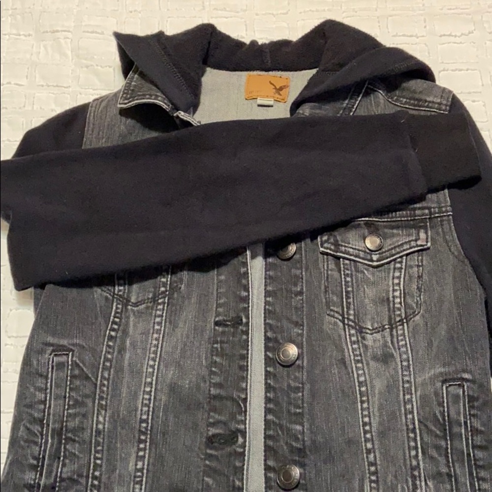 Black denim AEO jacket w hood